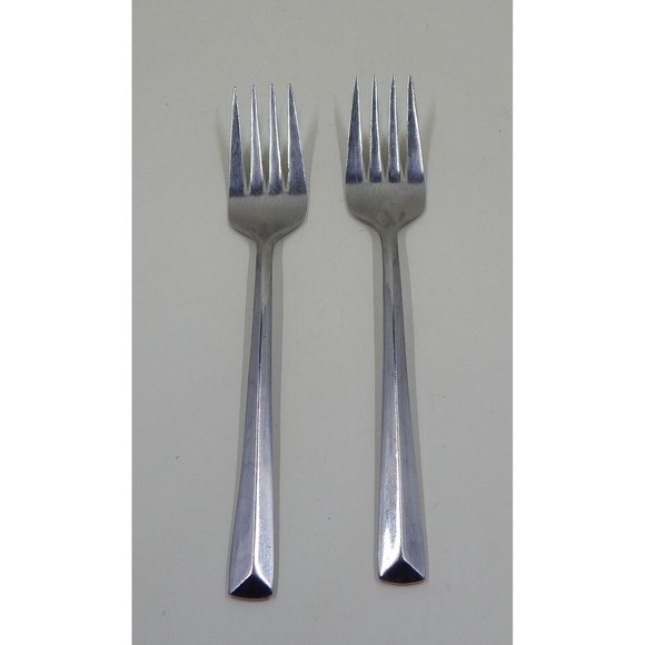 Reed And Barton Rebacraft Dessert Forks Crest Pattern Stainless Korea Set of 2 - Picture 1 of 5